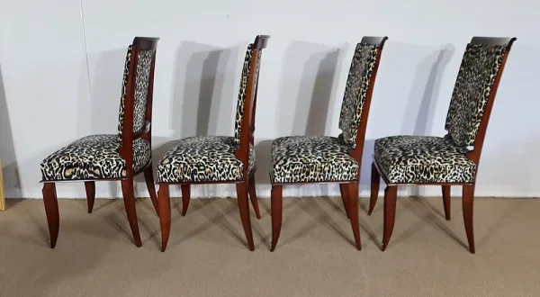 Suite de 4 Chaises en Hêtre massif – 1960