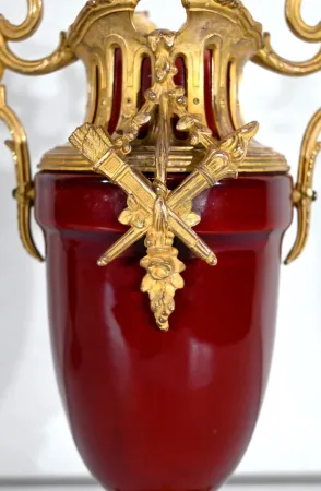 Paire de Cassolettes en Céramique et Métal Doré, style Louis XVI - XXe