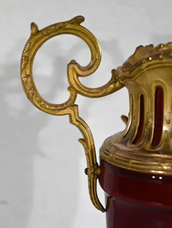 Paire de Cassolettes en Céramique et Métal Doré, style Louis XVI - XXe