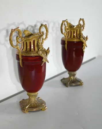 Paire de Cassolettes en Céramique et Métal Doré, style Louis XVI - XXe