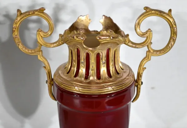 Paire de Cassolettes en Céramique et Métal Doré, style Louis XVI - XXe