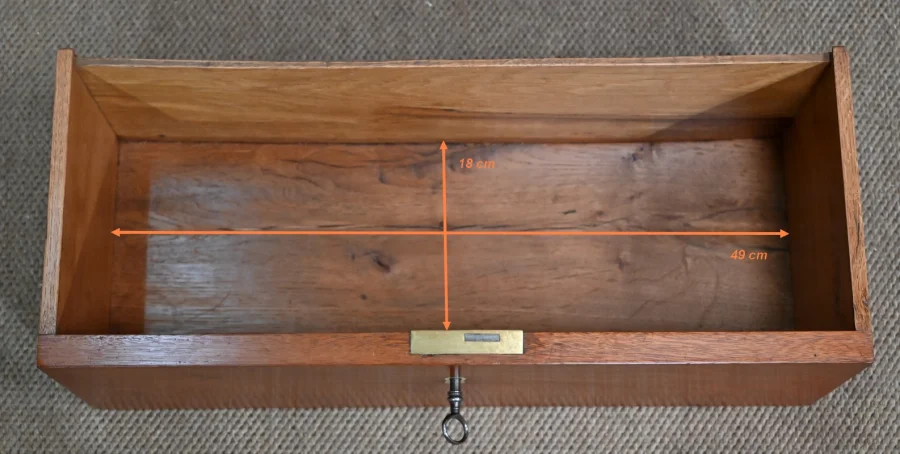 SCHRANK IM FRANZÖSISCHEN DIRECTOIRE-STIL