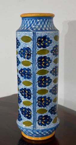 PORCELAIN VASE