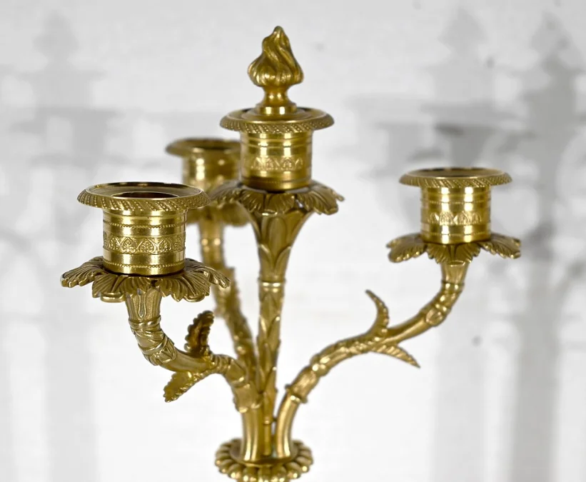 MANTLE GARNITURE