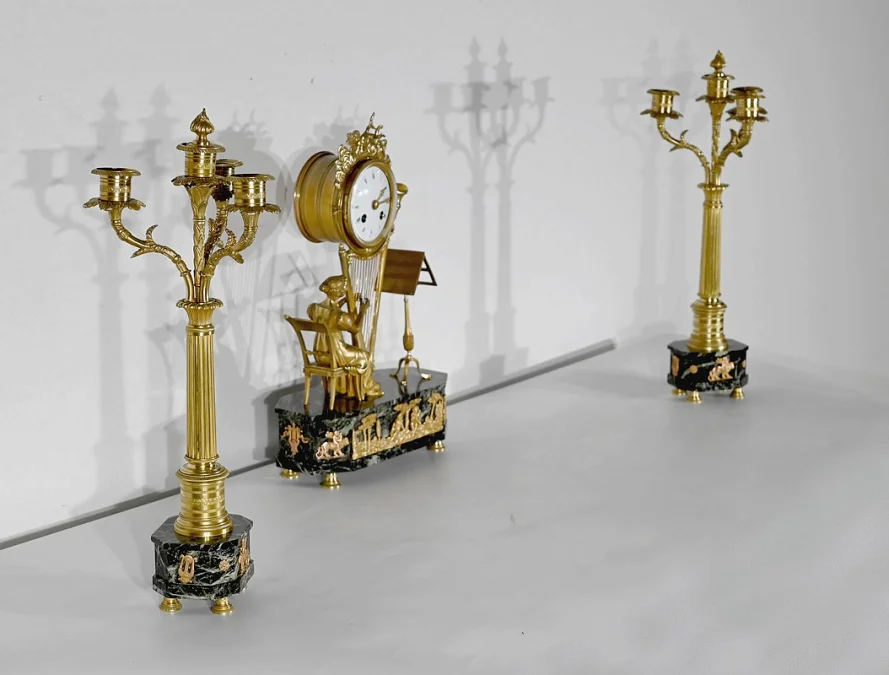MANTLE GARNITURE