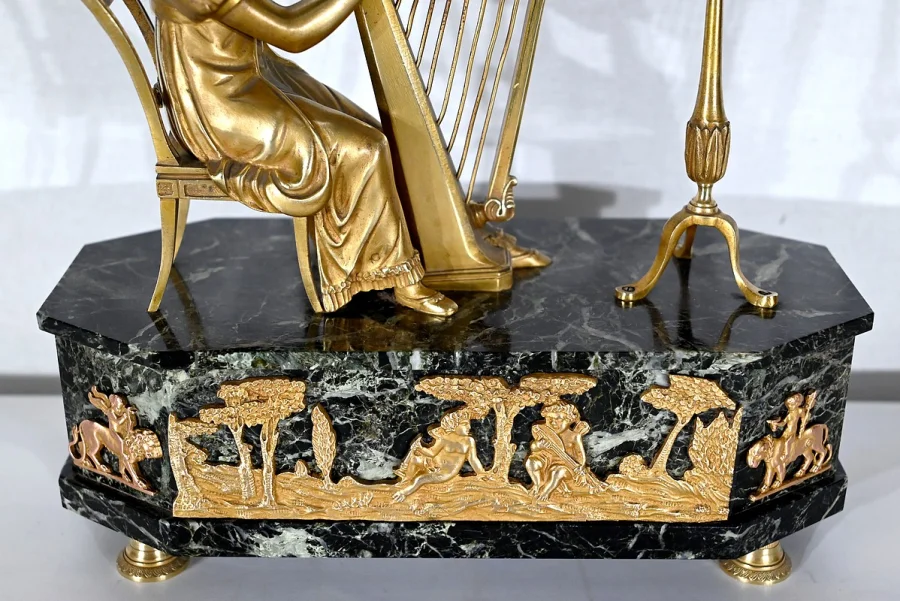 MANTLE GARNITURE
