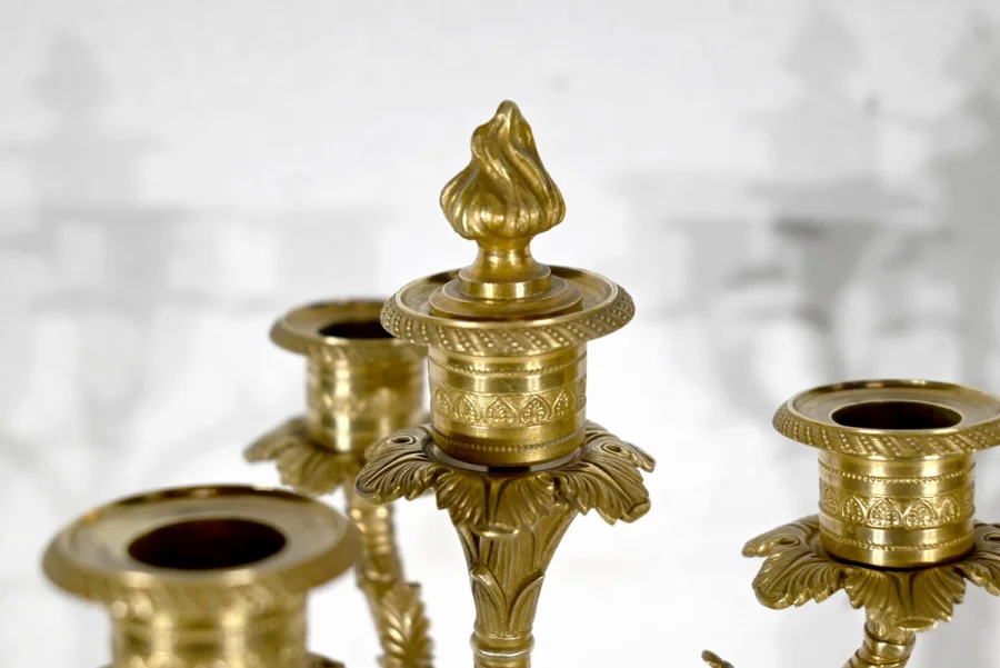 MANTLE GARNITURE