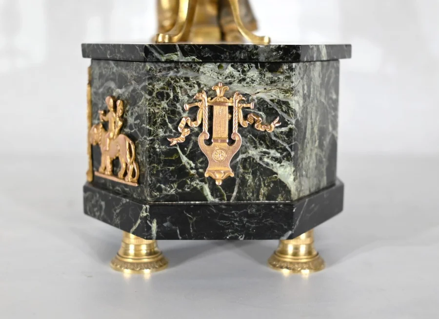 MANTLE GARNITURE