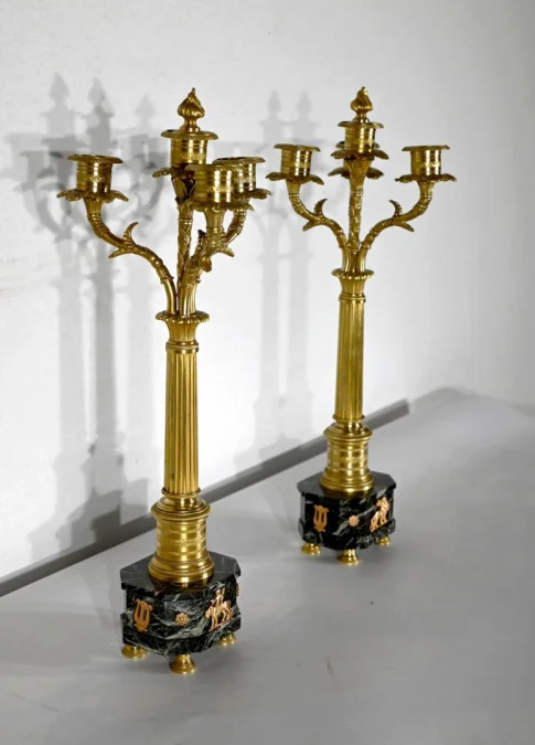 MANTLE GARNITURE