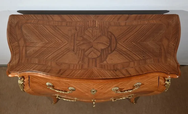 Petite Commode Sauteuse en Merisier, style Louis XV – Début XXe