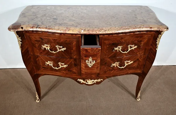 Commode Sauteuse en Bois Précieux, estampillée P. Migeon, époque Louis XV – 1ère partie du XVIIIe