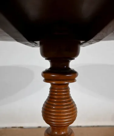 Guéridon en Noyer Massif, style Louis Philippe – 2ème moitié du XIXe