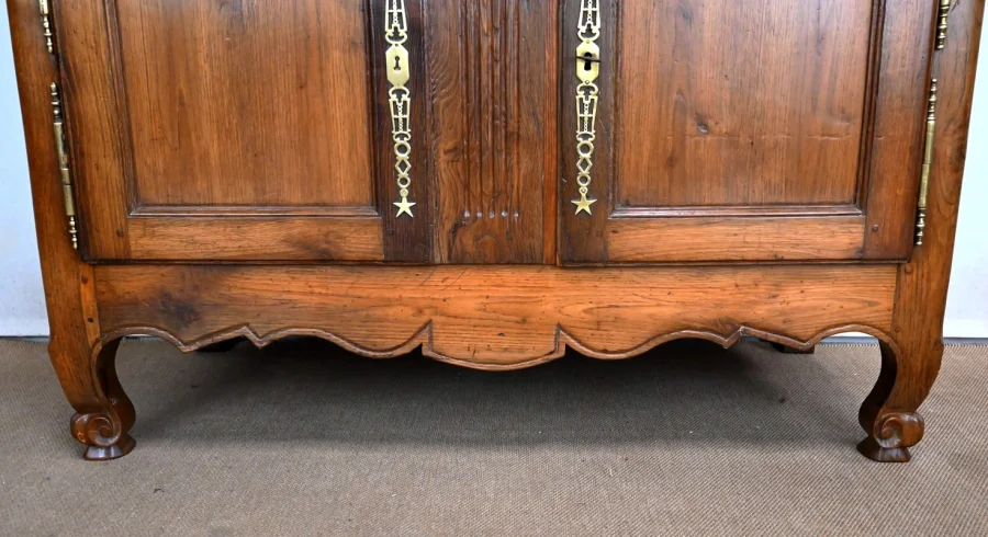 LOUIS XV STYLE BUFFET