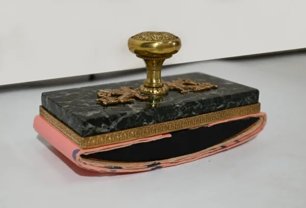 Rare Nécessaire de Bureau en Marbre et Bronze, style Empire – 2ème moitié du XIXe