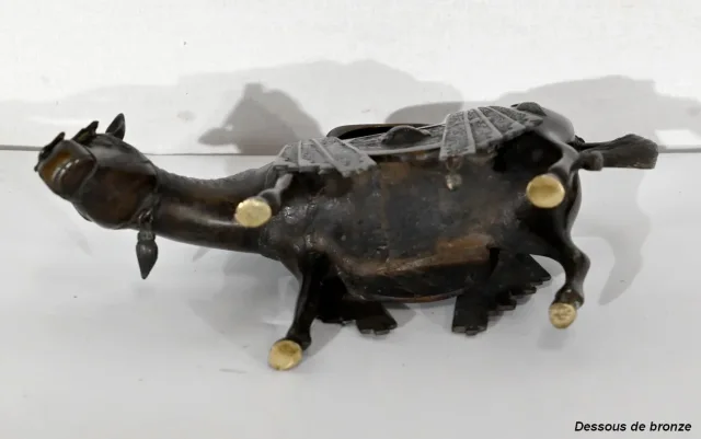 Cheval en Bronze, style Asiatique – Début XXe