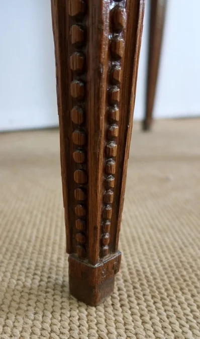 BEISTELLTISCH IM LOUIS XVI-STIL
