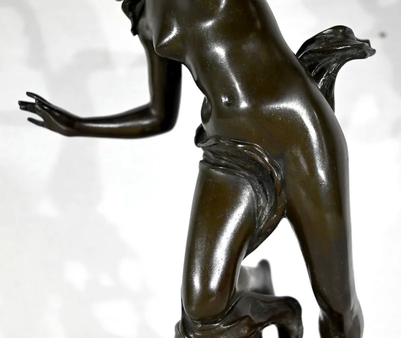 BRONZE VON DIANA DER JÄGERIN signiert J. GARNIER