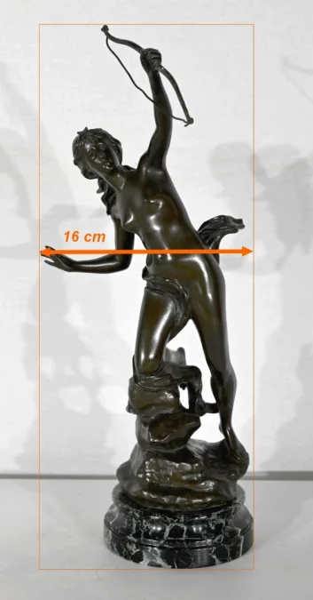 BRONZE VON DIANA DER JÄGERIN signiert J. GARNIER