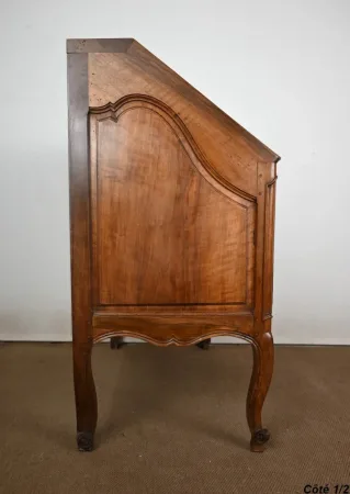 Commode Scriban en Noyer, époque Louis XV – Fin XVIIIe