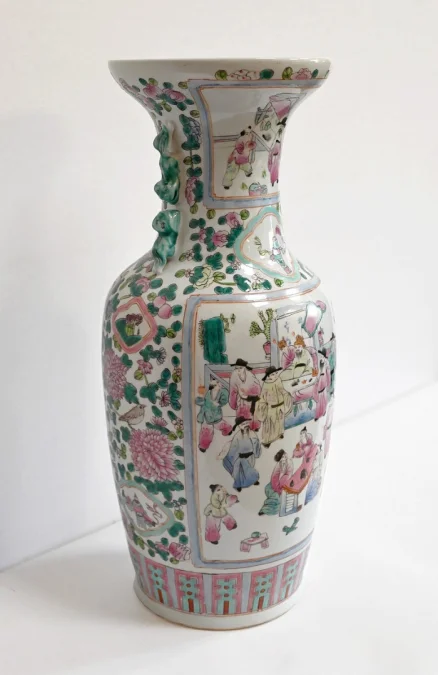 CHINESISCHE PORZELLANVASE