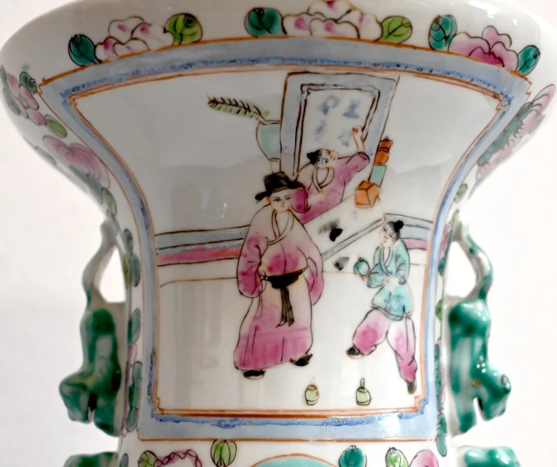 CHINESISCHE PORZELLANVASE