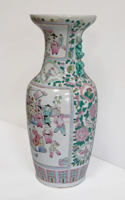 CHINESISCHE PORZELLANVASE
