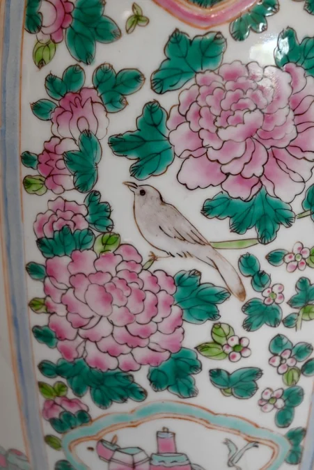 CHINESISCHE PORZELLANVASE