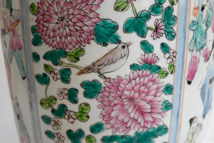 CHINESISCHE PORZELLANVASE