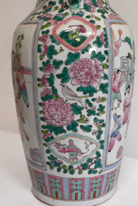 CHINESISCHE PORZELLANVASE