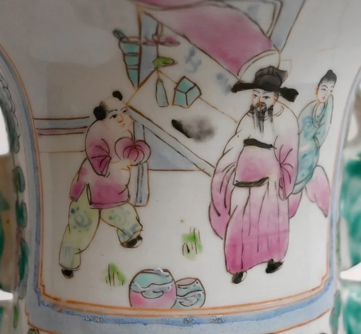 CHINESISCHE PORZELLANVASE