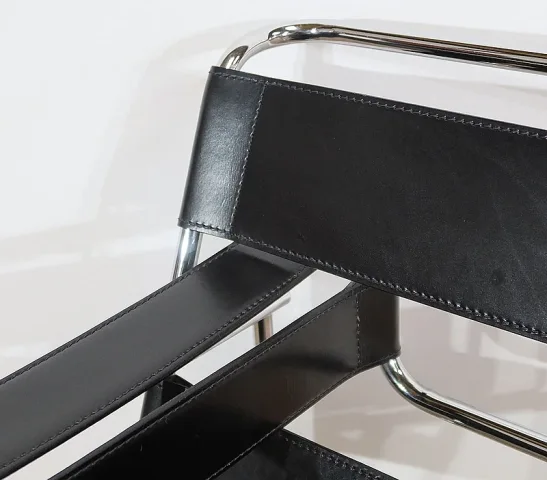 Paire d’importants Fauteuils Wassily B3 de M. Breuer – Début XXe