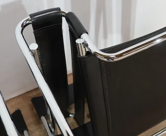 Paire d’importants Fauteuils Wassily B3 de M. Breuer – Début XXe