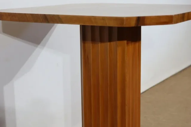 MESA OCASIONAL DE LA ÉPOCA ART DECO