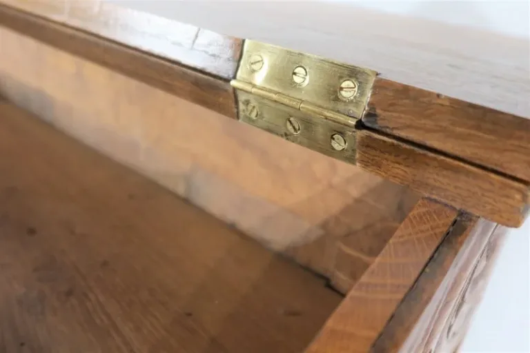 SCHRÄGAUFSATZSCHRANK