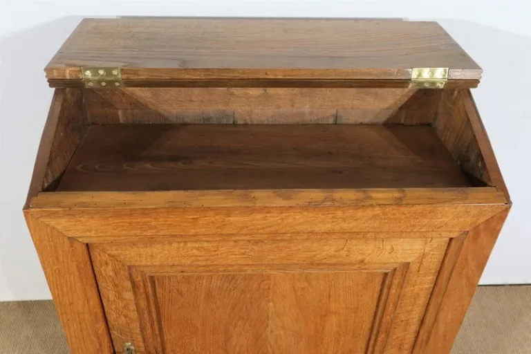 SCHRÄGAUFSATZSCHRANK