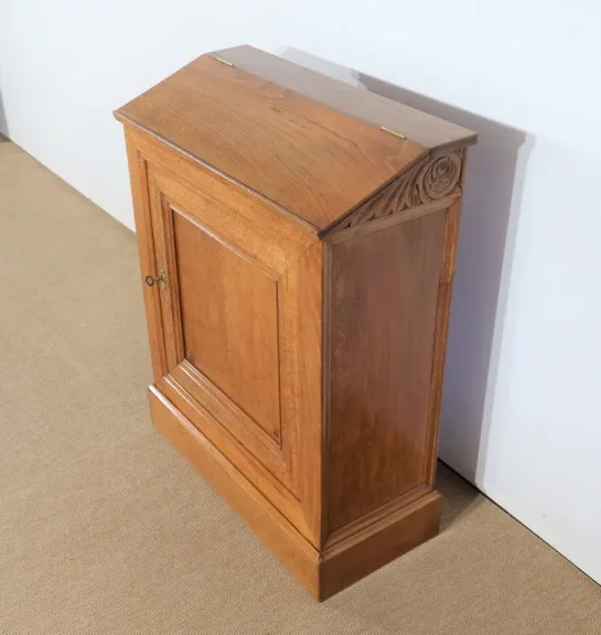 SCHRÄGAUFSATZSCHRANK