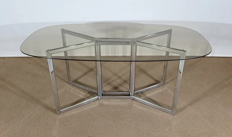 TABELLE AUS CHROM UND RAUCHGLAS