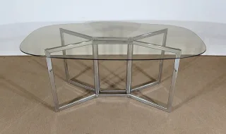 TABELLE AUS CHROM UND RAUCHGLAS