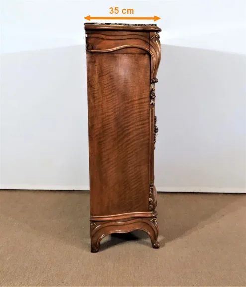 KAST IN ROCAILLE-STIJL