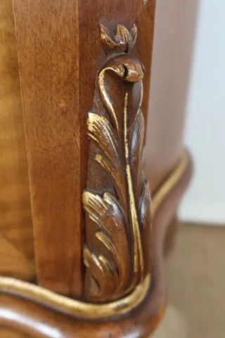 Meuble d’entre deux en Noyer, style Rocaille – 1900