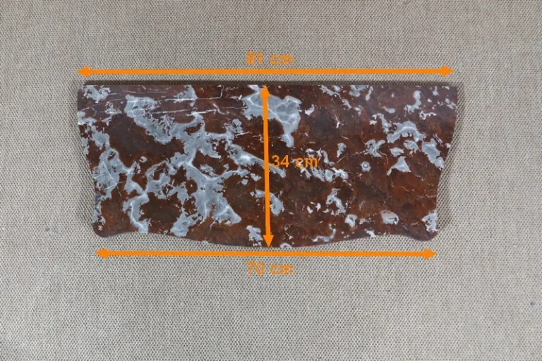 KAST IN ROCAILLE-STIJL