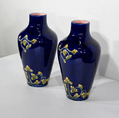 PAAR VAZEN IN DE ART NOUVEAU-PERIODE