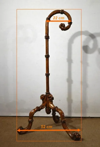 CLOTHES STAND