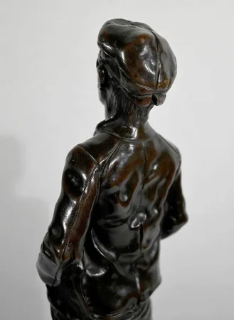 H. HERZBERG 之后的青铜雕像