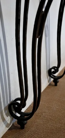 SMEEDIJZEREN CONSOLE TAFEL