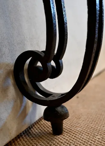 SMEEDIJZEREN CONSOLE TAFEL