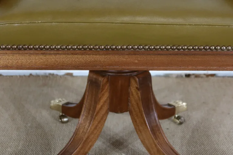 SCHREIBTISCHSTUHL IM FRANZÖSISCHEN REGENCY-STIL