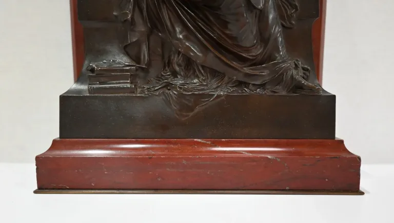 BRONZE- UND MARMORSTELE von HENRI CHAPU