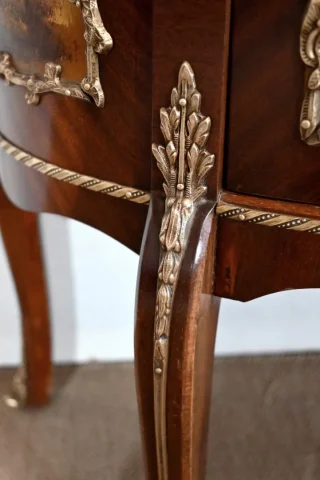 SCHRANK IM ÜBERGANGSSTIL
