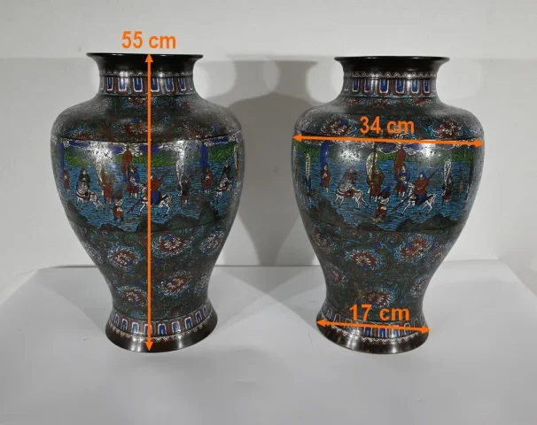 PAIR OF JAPANESE VASES